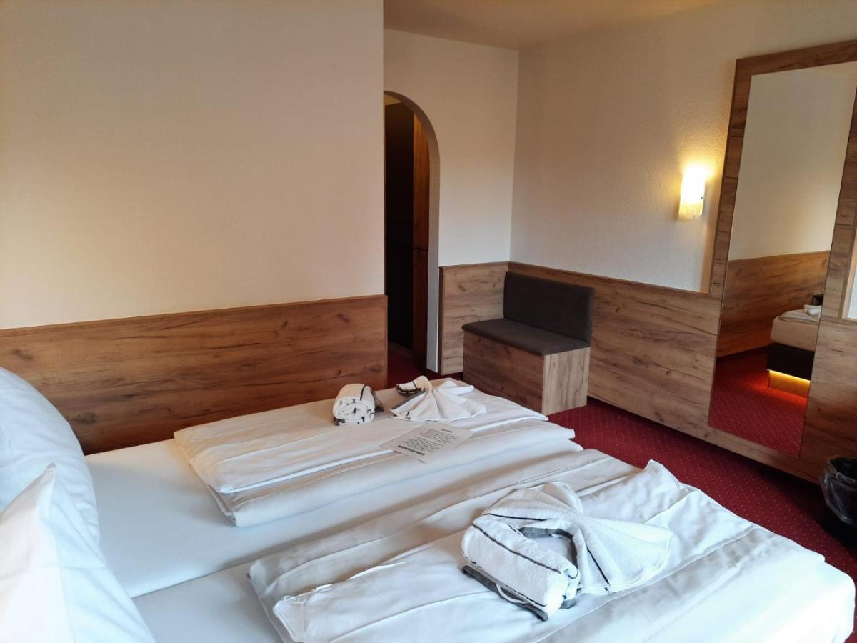Hotel Haus Krone Bexbach Esterno foto