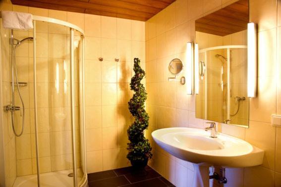 Hotel Haus Krone Bexbach Esterno foto